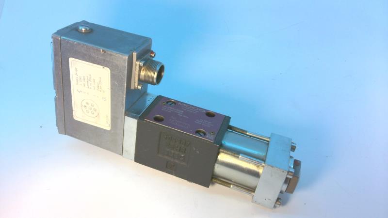 Moog D633-502B