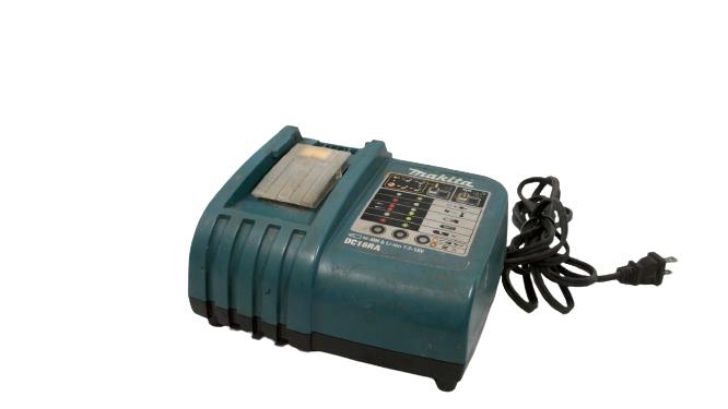Makita DC18RA