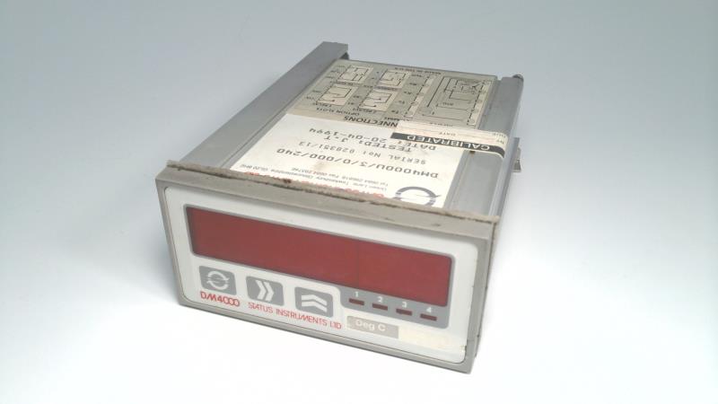 Status Instruments DM4000U/1/3/000/240